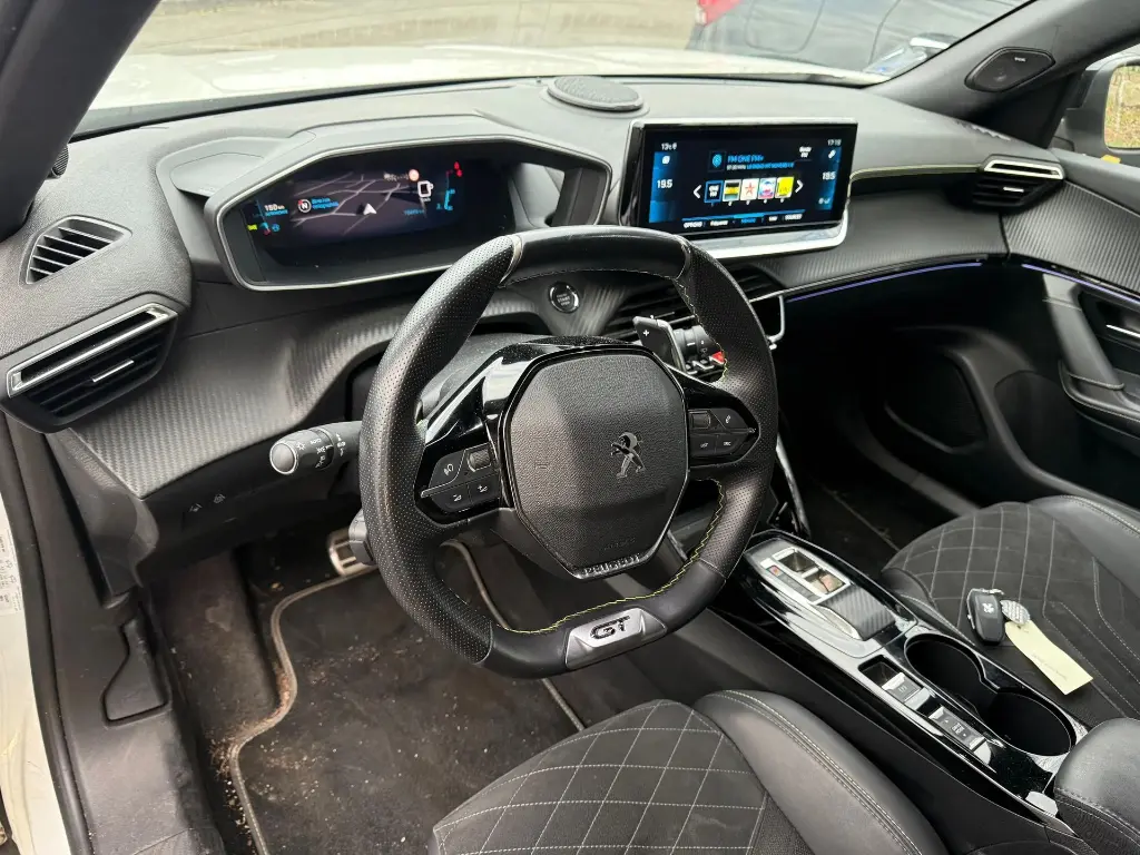 PEUGEOT 2008 GT 25