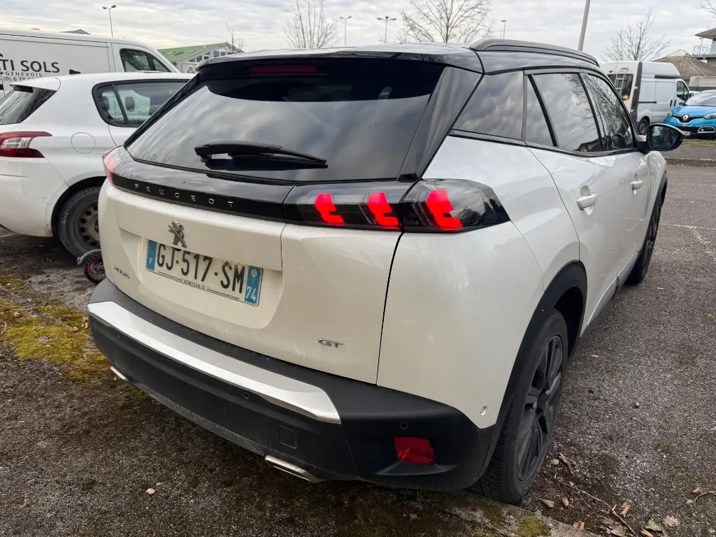 PEUGEOT 2008 GT 31