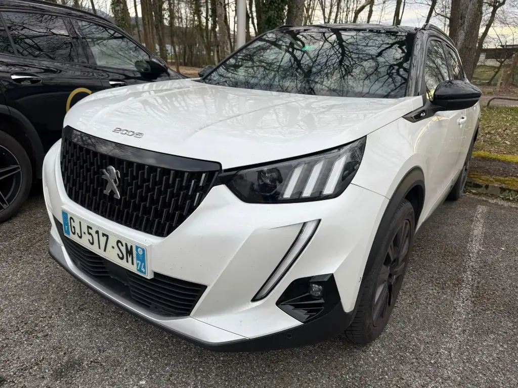 PEUGEOT 2008 GT.